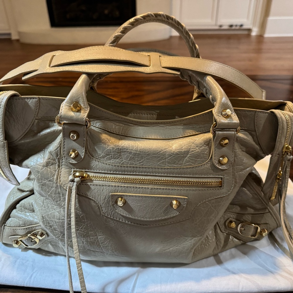 Balenciaga Tan Leather Satchel with Gold Hardware - Picture 5 of 7